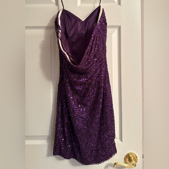 La Femme Homecoming Purple Dress - Size 6 - Picture 2 of 3